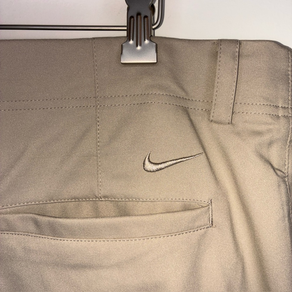NWT Nike Golf Men’s Size 40 Essential Flex Pant Khaki Chino AJ6317-221 Unhemmed